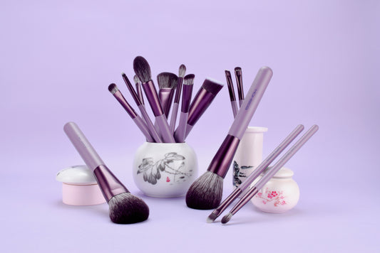 Discover High Shine: Must-Have Makeup Brushes