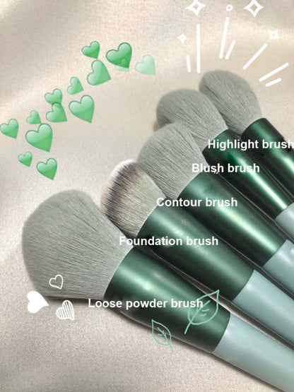 The Glamour Shadow Brush: Star of 13-Piece Set High Shine
